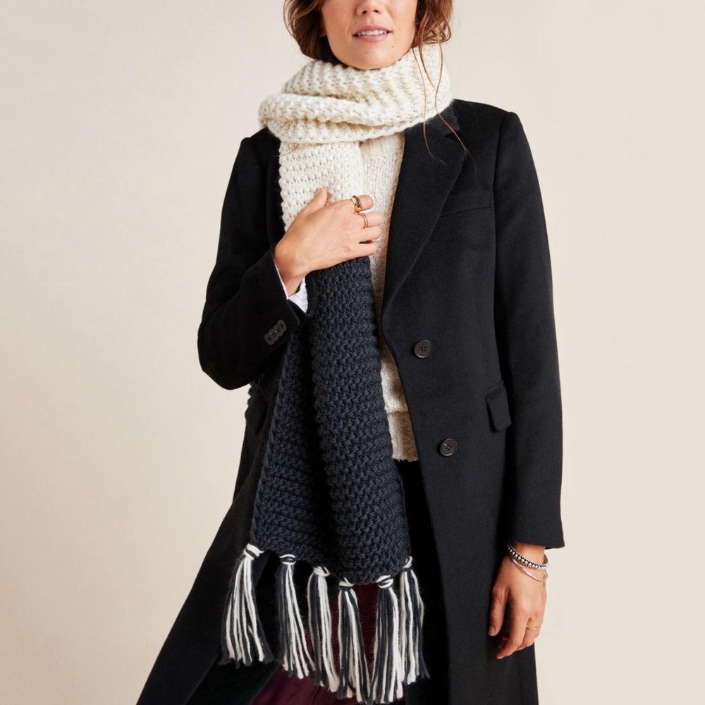 Anthropologie Chunky Two-Tone Knit Scarf in Cream and Black